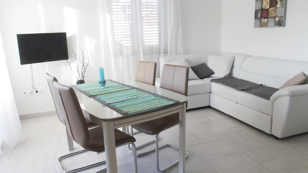 Apartments Horvat Vodice Quarto foto